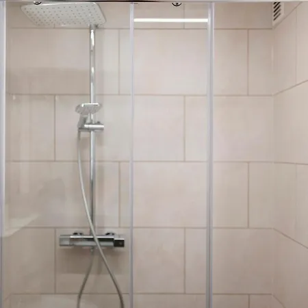Konukevi Casa Karlsplatz Freiamt